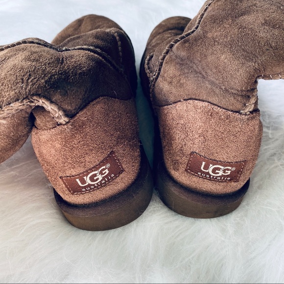 Ugg Classic Boots - Picture 7 of 10